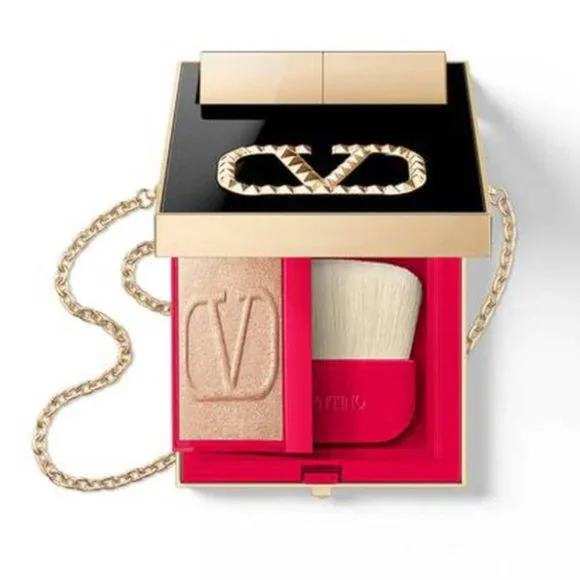 Limited Edition Valentino Go-Clutch Highlighter And Mini Lipstick | 111 - Picture 5 of 7